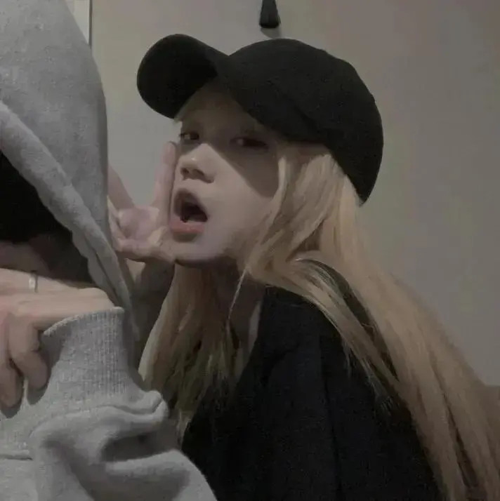 一些超级特别又好看的情侣头像,共190张-最好看的情侣头像动漫一人一半