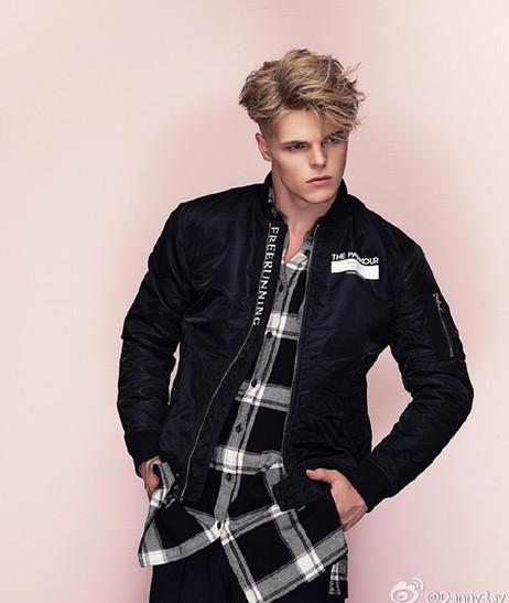 danny ray 为了电影能够呈现最极致的效果,此次所采用的专业器材目前