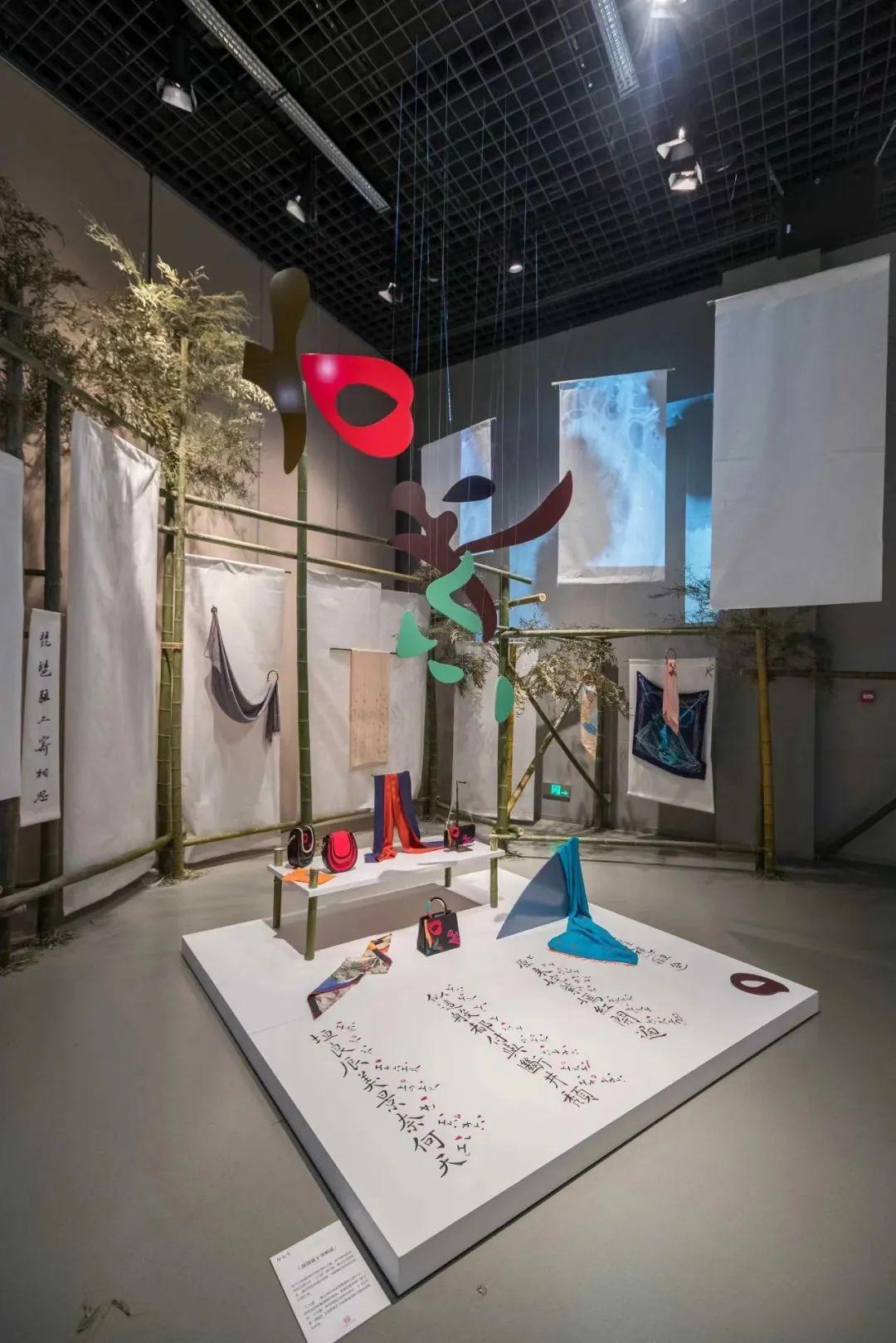 丝绸静态艺术展从国丝馆到塞纳河畔