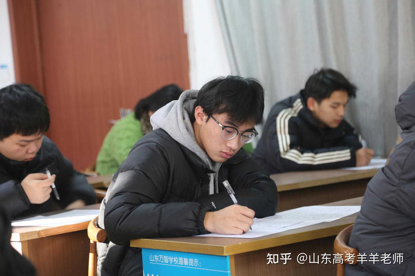 2025年山东单招必看!专业老师揭秘:哪些学校更好考?选对学校轻松上岸! - 知乎