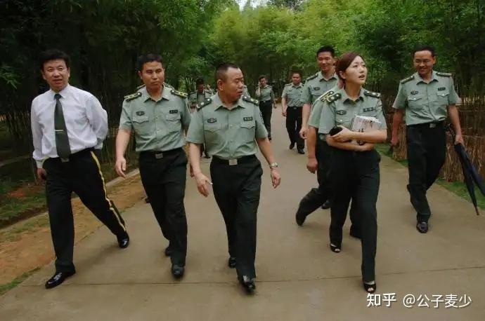 潘长江捧不红的女儿潘阳,29岁嫁给10亿富商,如今活成了人生赢家 - 知乎