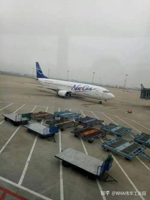 international airport, 航空代码bkk;icao代码:vtbs),有机场快线可