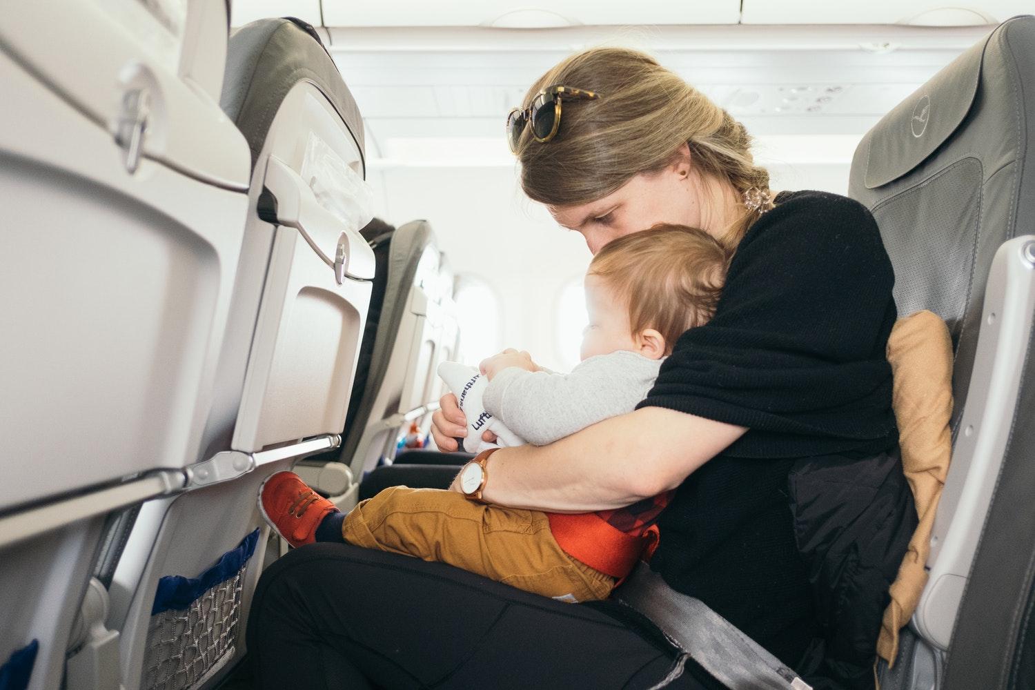 孕妇可以坐飞机吗 - 安检要求限制、注意事项与流程 - 孕小帮