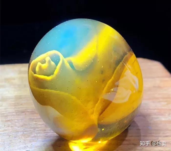 价值连城一枚缅甸琥珀合葬了40多个古老生物