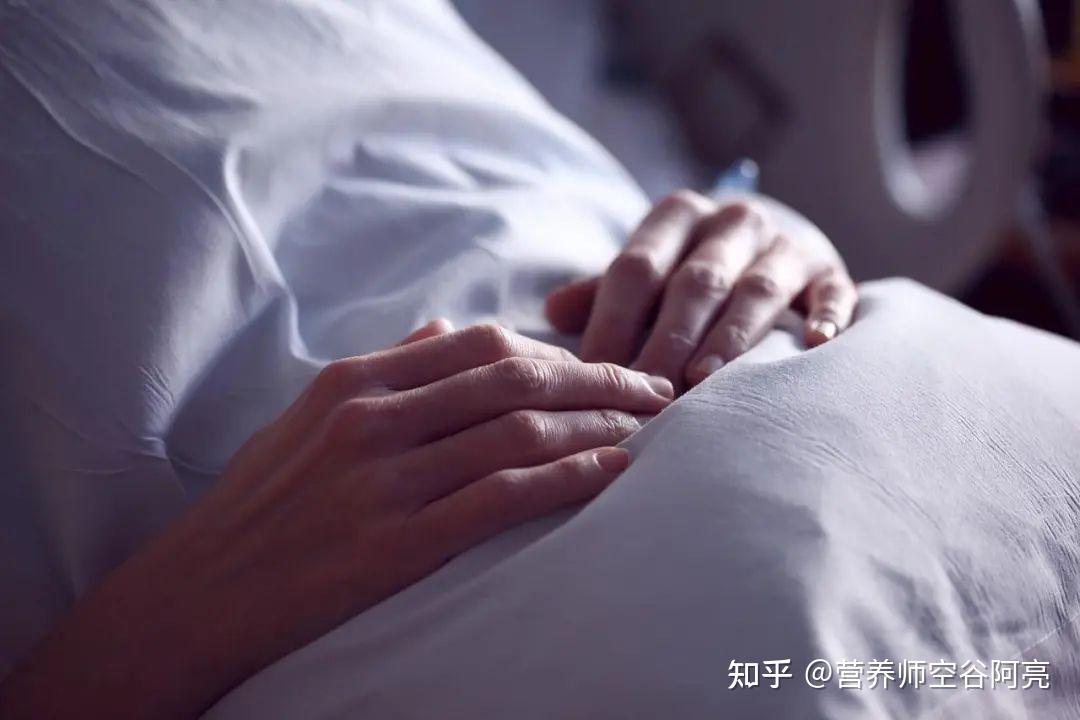  伤病潮下的关键较量热火太阳谁能抢占季后赛席位主动权