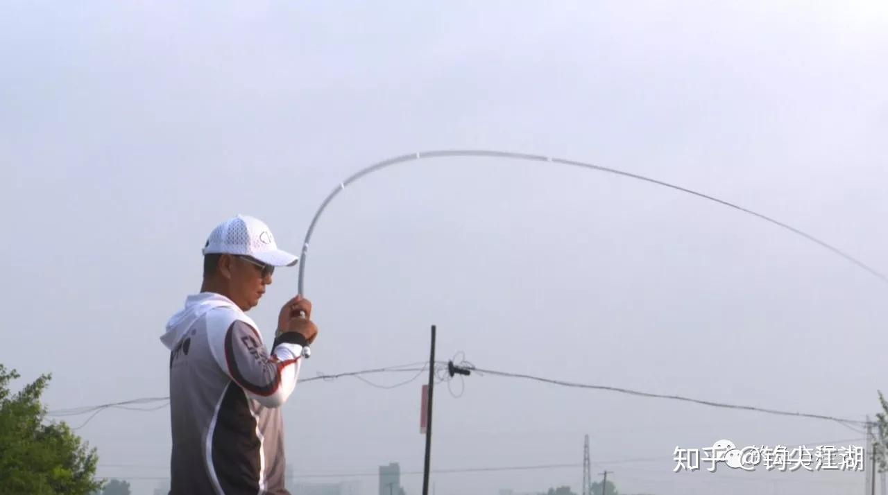 钩尖江湖行者小崔解读摆竿溜鱼法