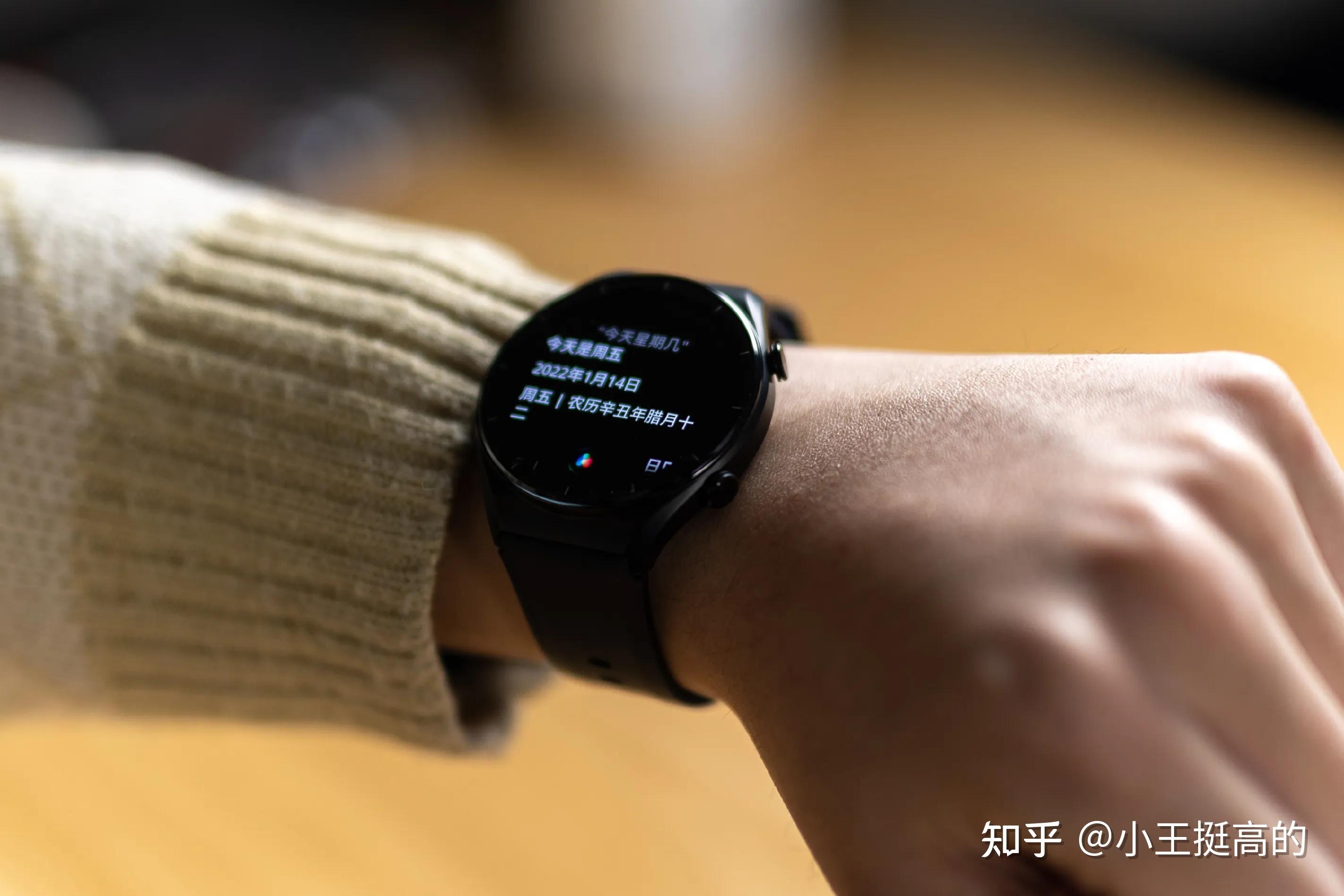 下面来介绍一下表盘,这是我认为智能手表相较于手环等小屏设备一个