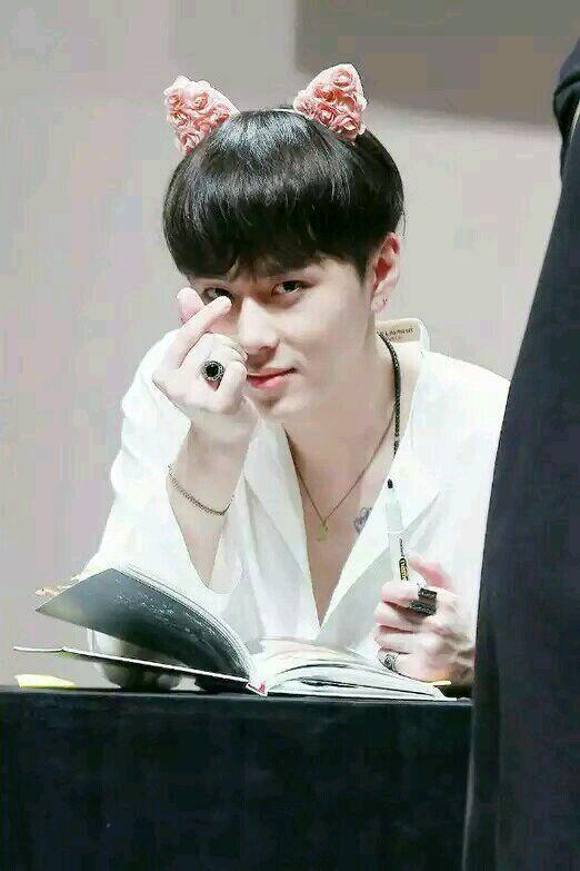 如何评价BEAST龙俊亨? - 韩国流行音乐(K-Po