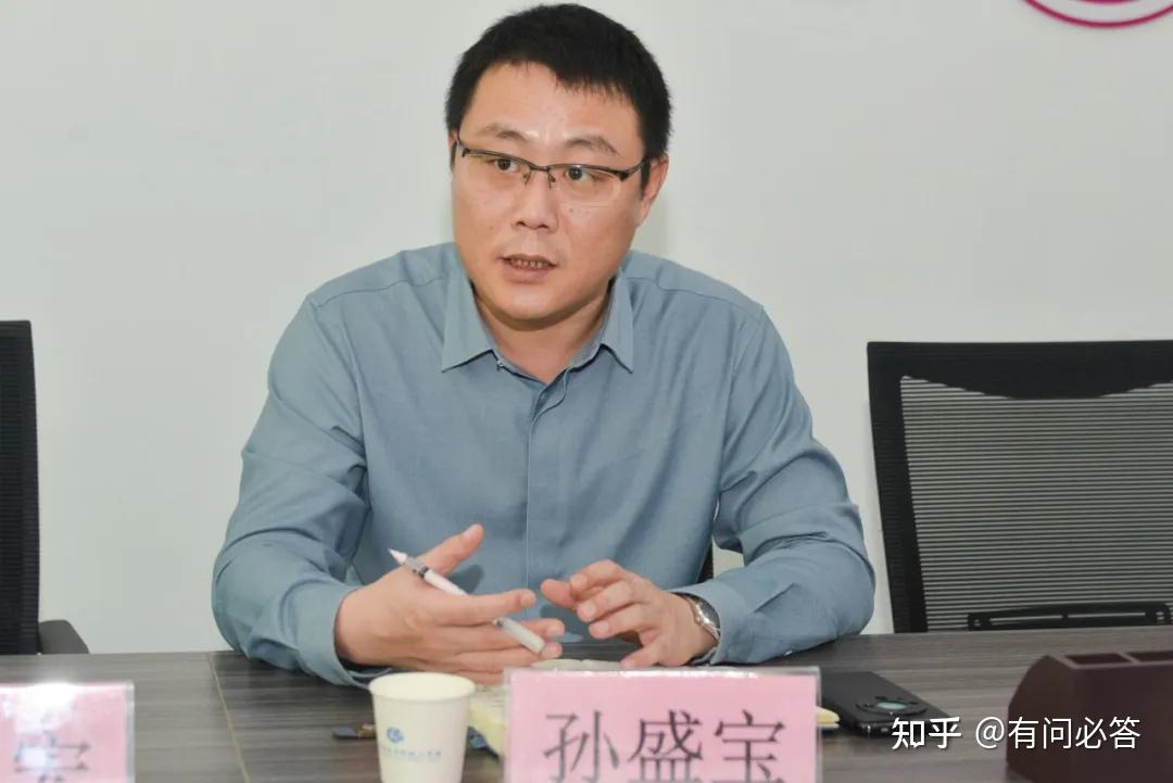 横岗街道团工委书记钟曦来深圳市携创高级技工学校调研