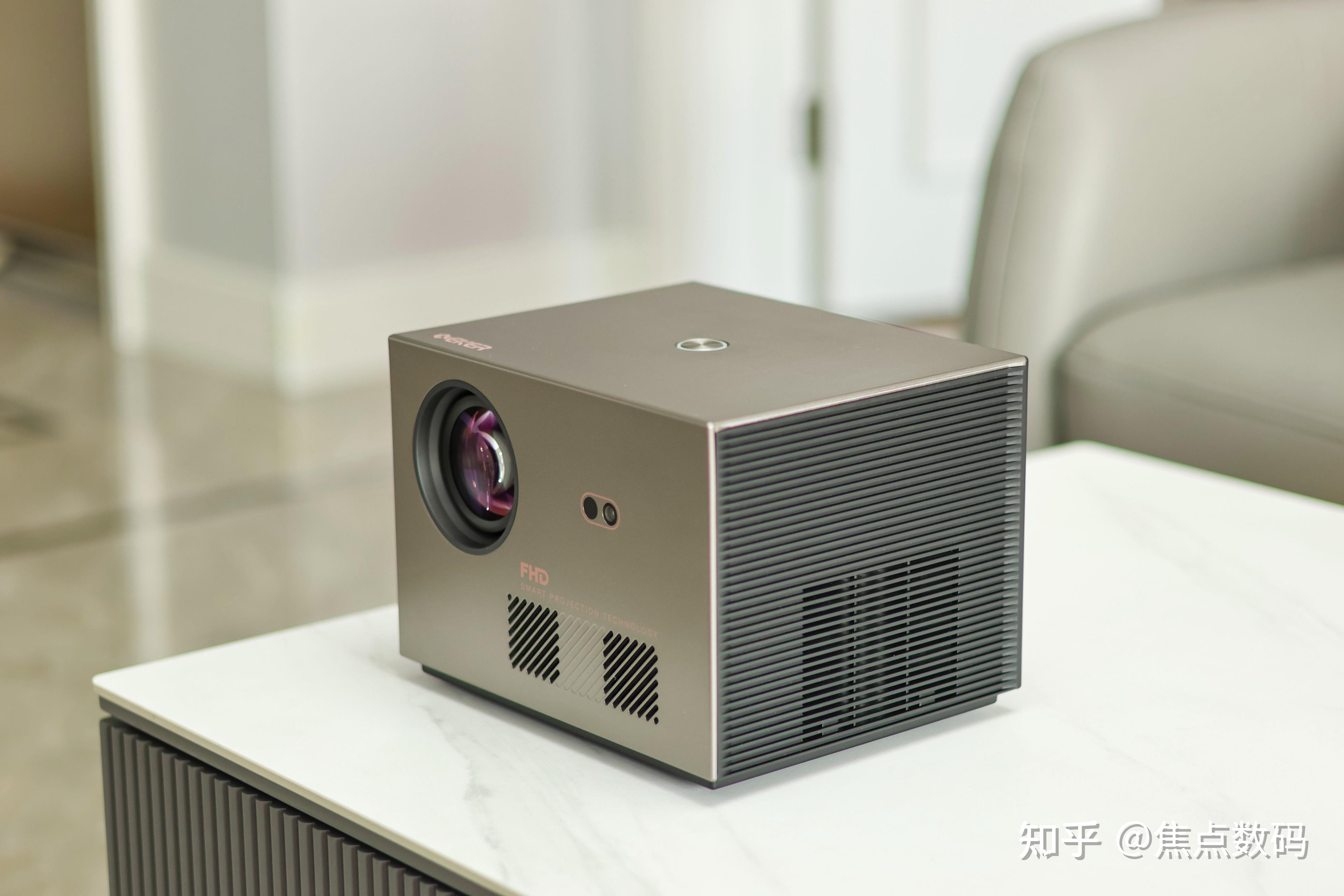 全密闭式光机1080p物理分辨率这款投影仪家用商用我都十分推荐