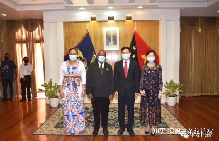 2021年3月25日,驻巴布亚新几内亚大使薛冰和夫人赵珺在总督府会见巴新