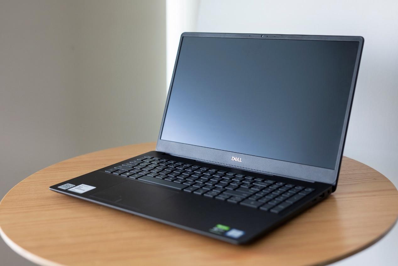 后来看到了戴尔发布了灵越7590,发现配置给力价格也不错就毫不犹豫下