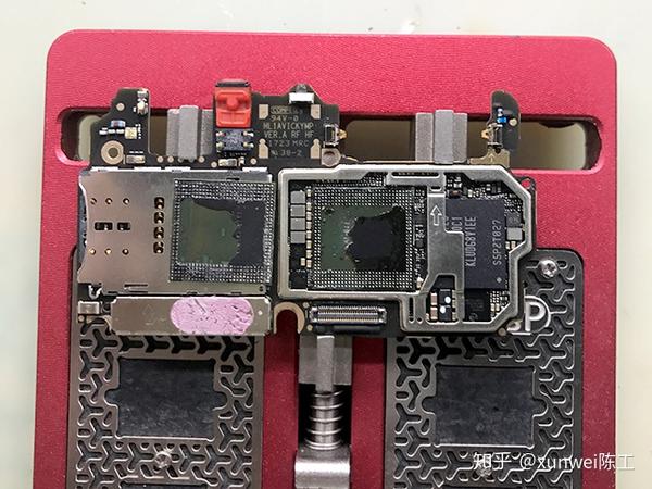 华为p10plus使用中手机不开机指示灯亮红灯是电池问题吗