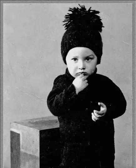 李忆祖"洋娃娃"的长相,给他和这个家庭带来了极大的危险,一家人整日过