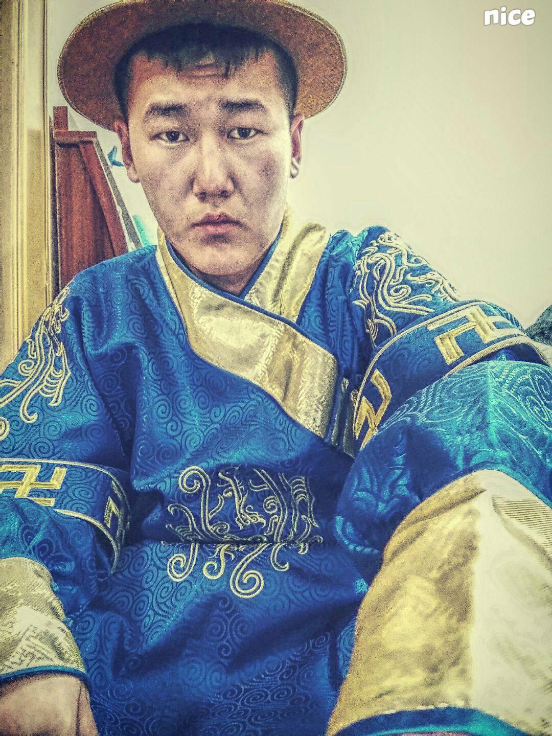 纯纯的蒙古族长相是什么样