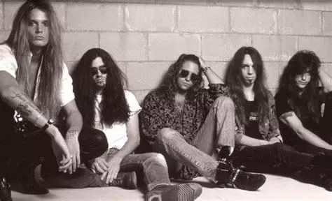 wikkid),之后又给韦克森乐队(vixen)鼓手洛克西