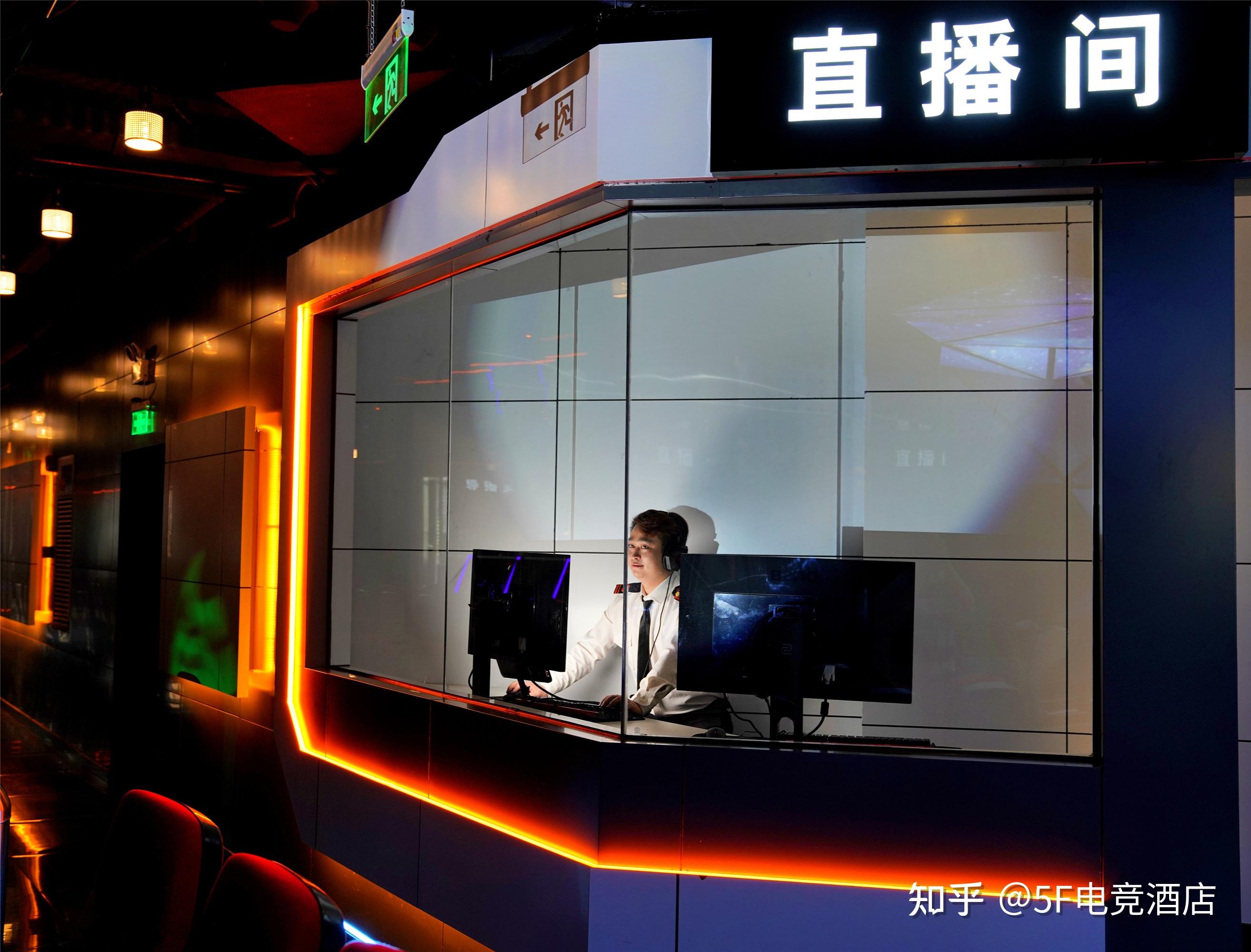 配备专业电竞比赛级设备,独立直播间和导播室,保证电竞玩家和观众的