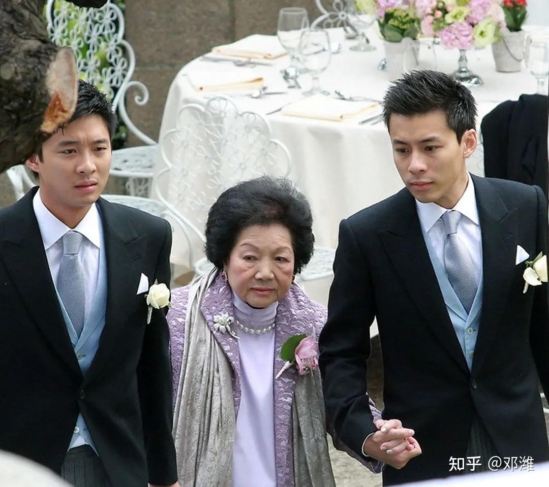 霍家三公子求婚成功,郭晶晶妯娌也低调!霍启刚三兄弟画风大不同