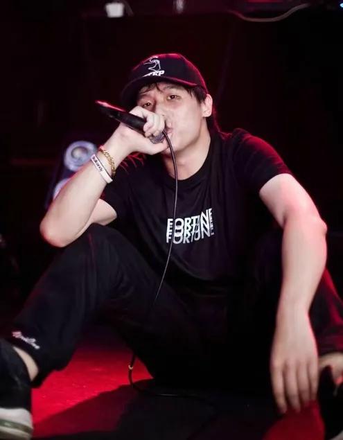 曾经杀伐果断地处理过rango的法老表示,"福克斯已经被暂停一切活动了"