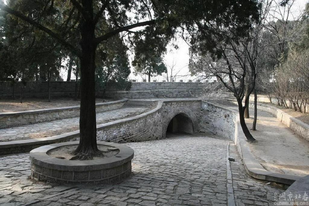 [图说]古今影像大明十三陵－－十五，明神宗万历帝朱翊钧定陵之开放的皇陵-明十三陵背后的帝王传奇