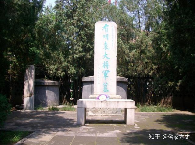 袁崇焕因孙承宗的器重而镇守宁远,在抗击清军的战争中先后取得宁远