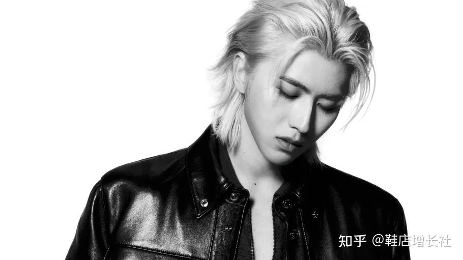 安踏又开了一个狠店;中乔体育撤销ipo;特步首创"无