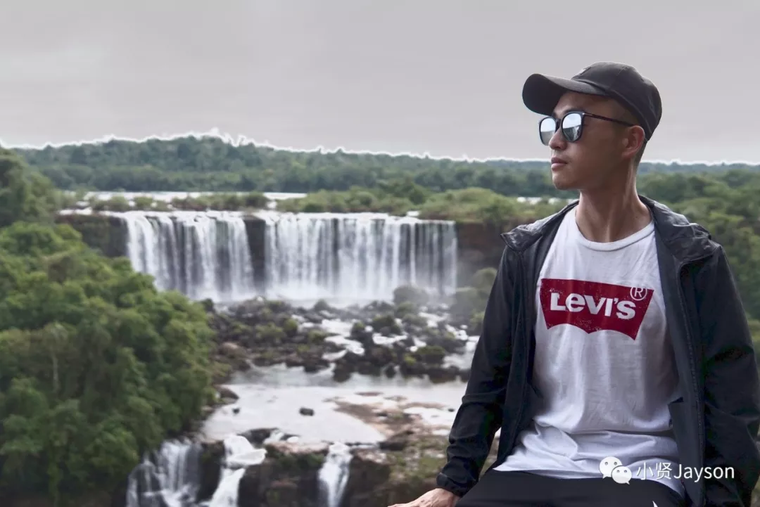 亚洲男生一个人旅行住沙发客更容易遇性侵