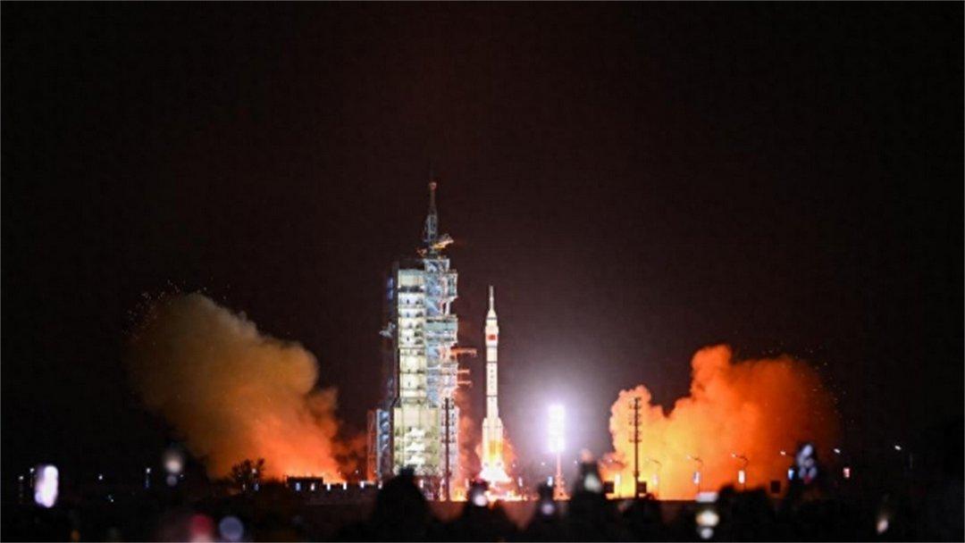 神舟18与空间站径向对接,稳如泰山 - 知乎