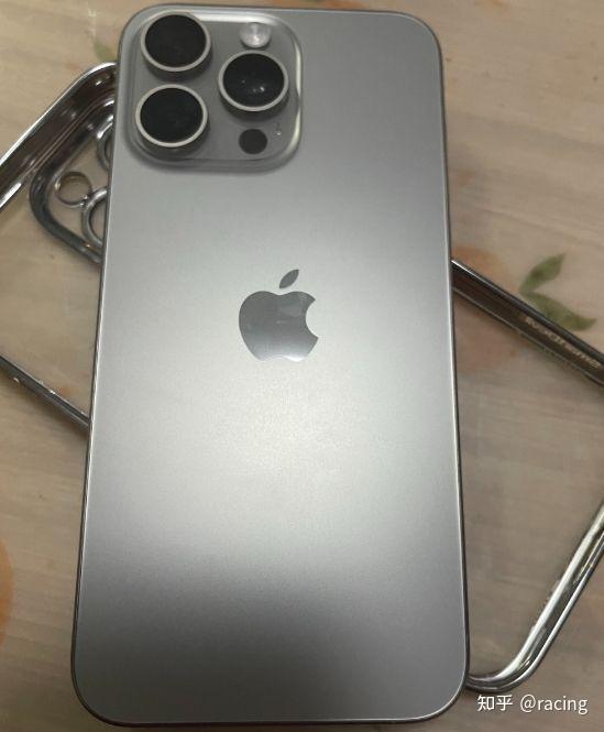 网友7500买iphone15pro max!称性价比高,后悔买晚了!
