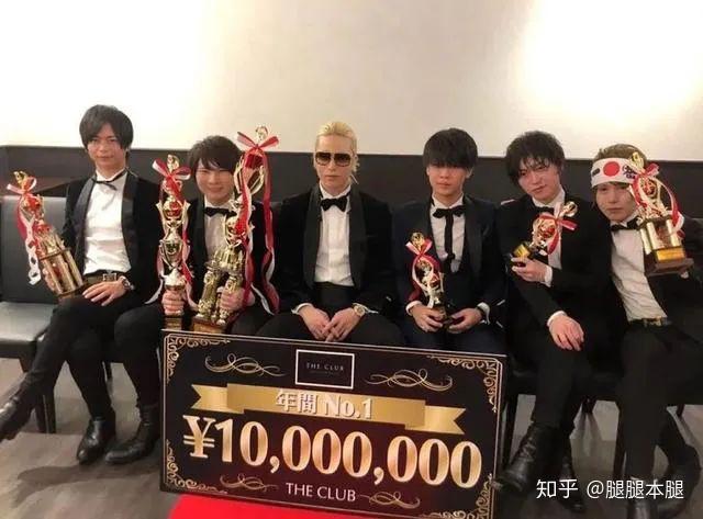 歌舞伎町最赚钱的男公关土味roland