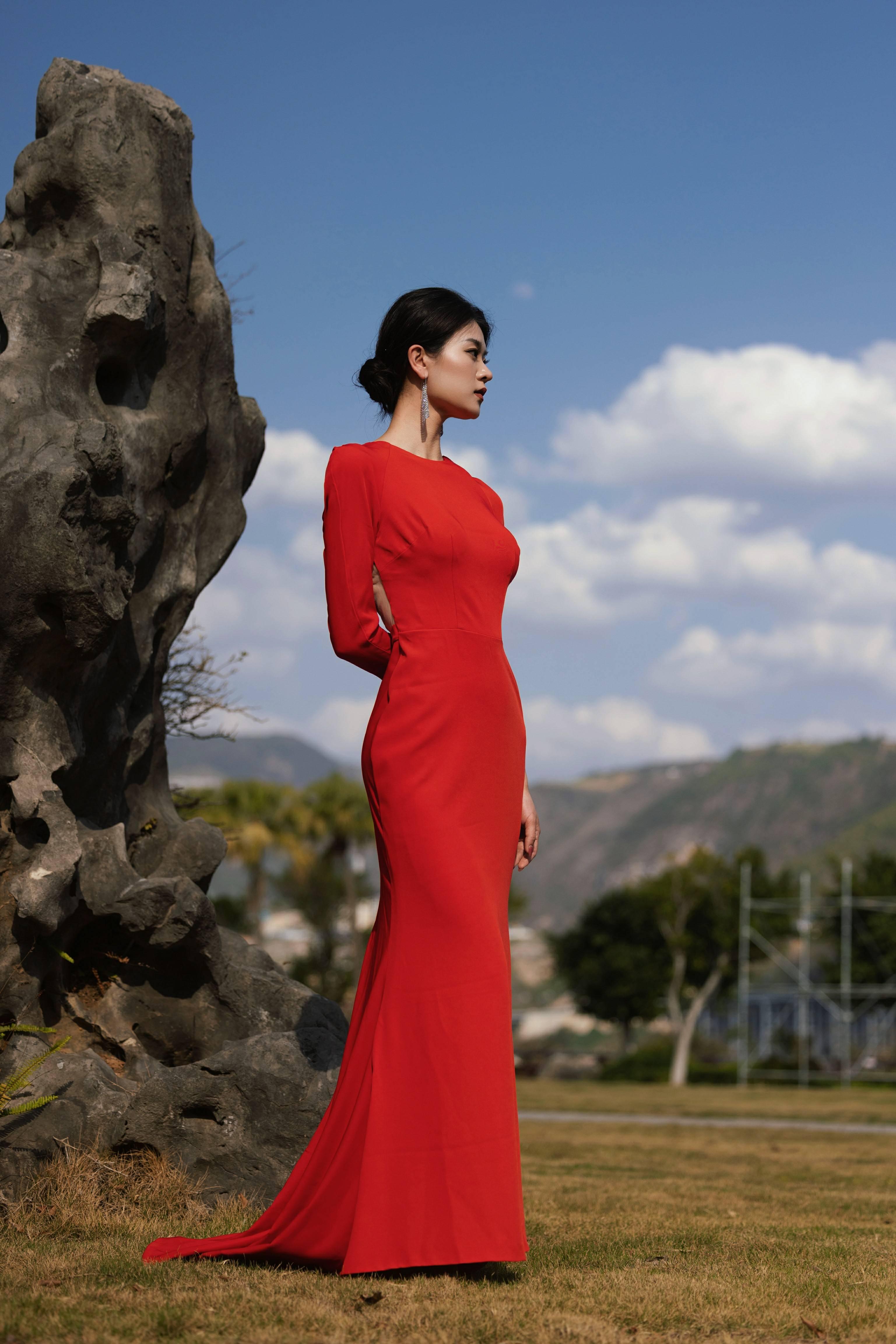 马儒跨界主持"神女杯"红毯,多才多艺优雅有魅力 - 知乎