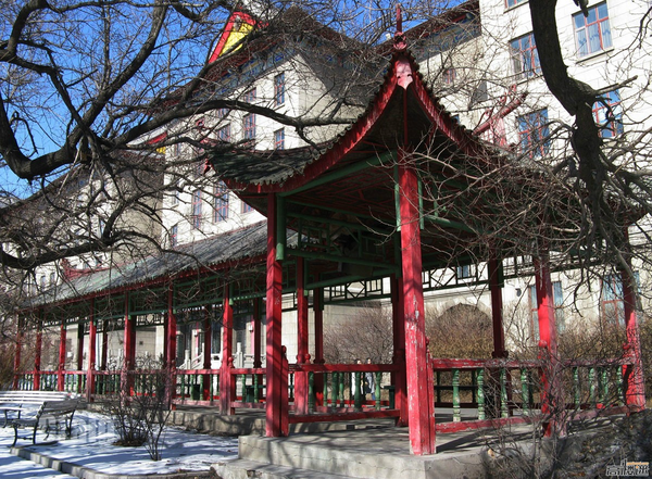 哈尔滨工程大学杏花长廊 单檐庑殿顶