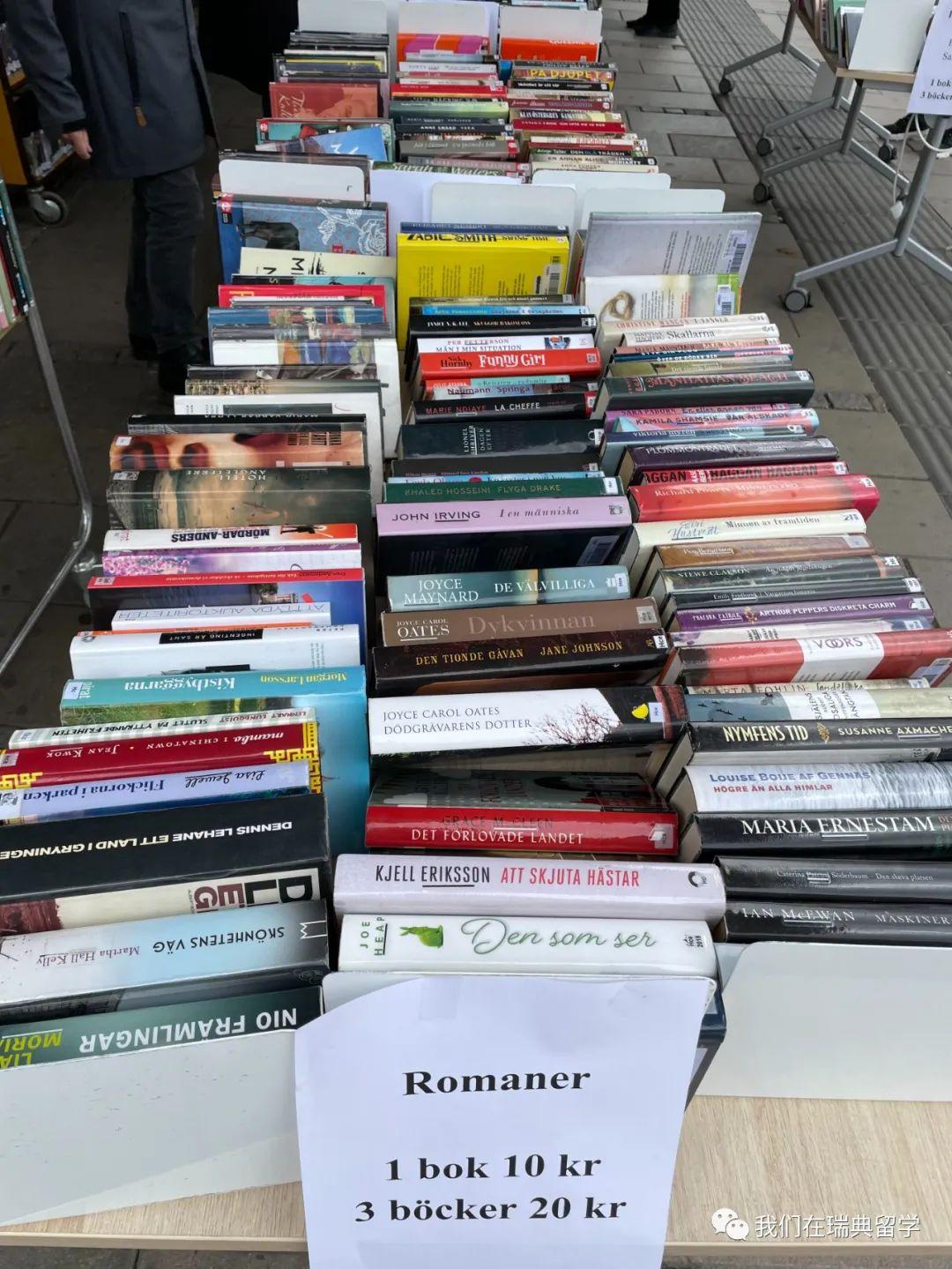 在书市上用10克朗买到了原价几百的瑞典语rivstart的教材.