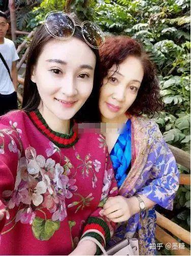 高俊芳儿媳炫富吃人血馒头的少奶奶