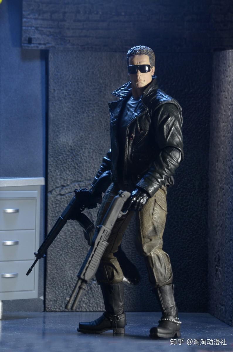 电影《终结者》--最经典机器人形象