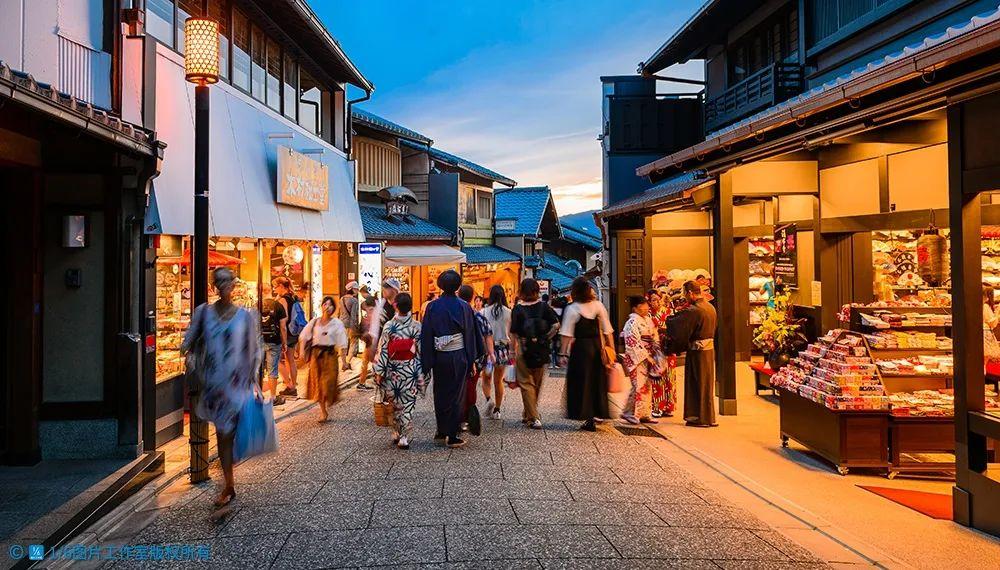日本京都夜色经济的特色旅游引擎