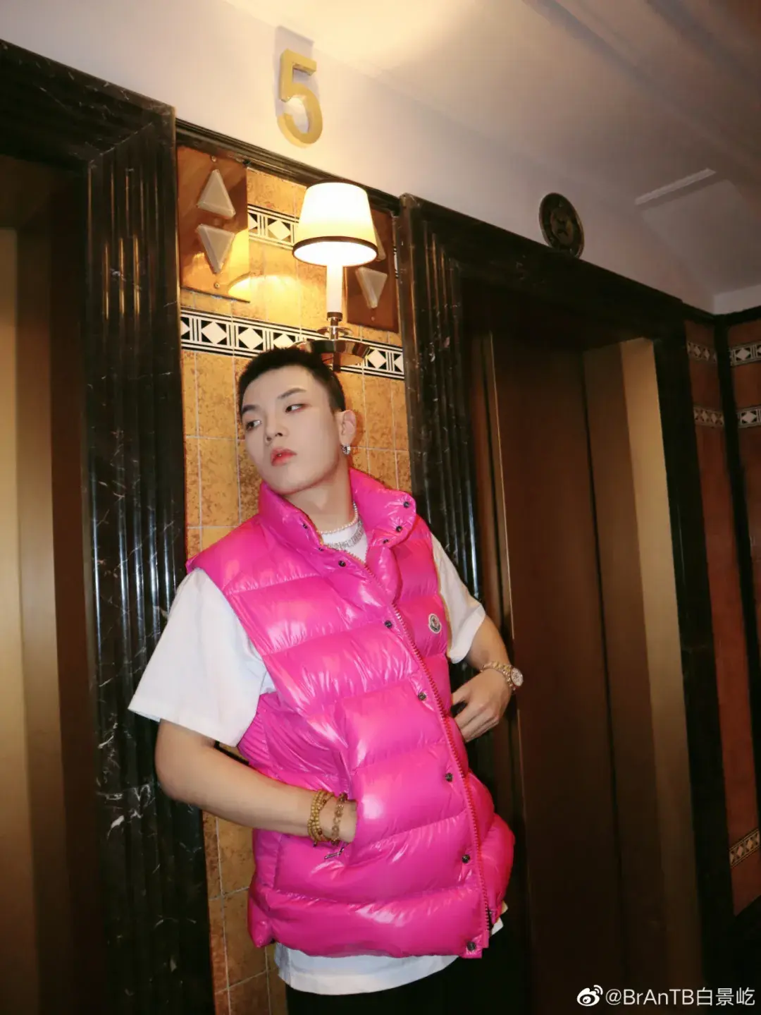 最熟悉的陌生人小白回归mdsk明天他将发布首张个人专辑