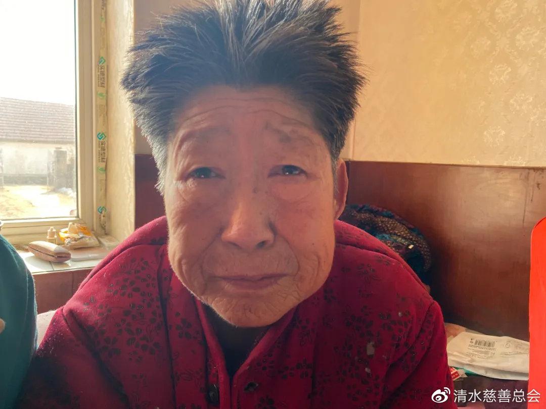 李秀英,女,73岁.