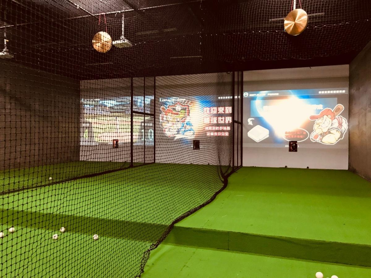 很多棒球俱乐部为解决培训场地问题,用室内棒球打击馆进行棒球培训