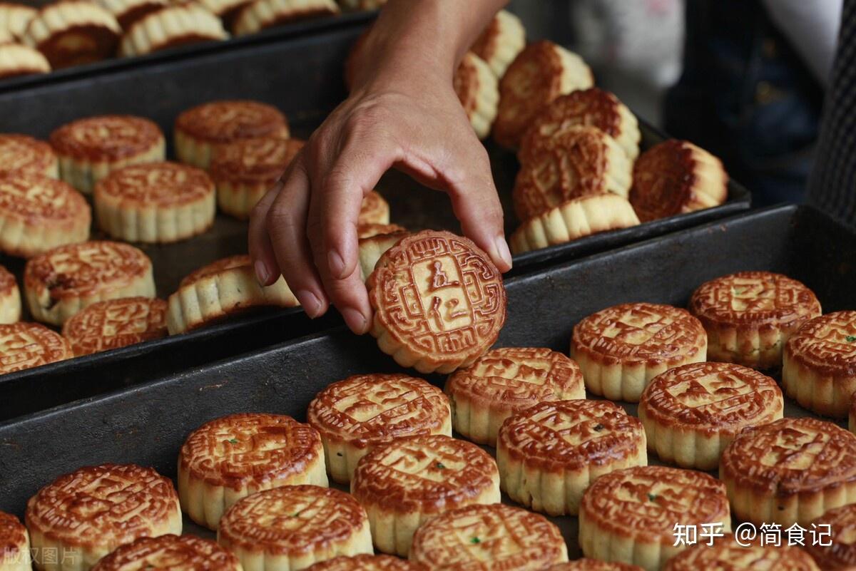 五仁月饼,到底是哪五仁?很多人买错,难怪月饼口感差,油性大 - 知乎