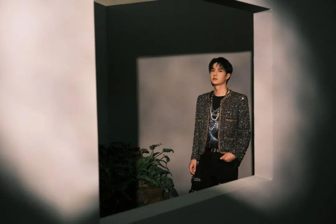 王一博壁纸啵啵全新无感舞台太绝了真的扭到我心里了