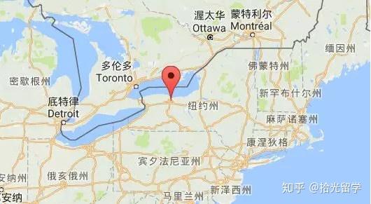 在地理位置上罗彻斯特大学属于纽约,不过实际上离加拿大的多伦多更近
