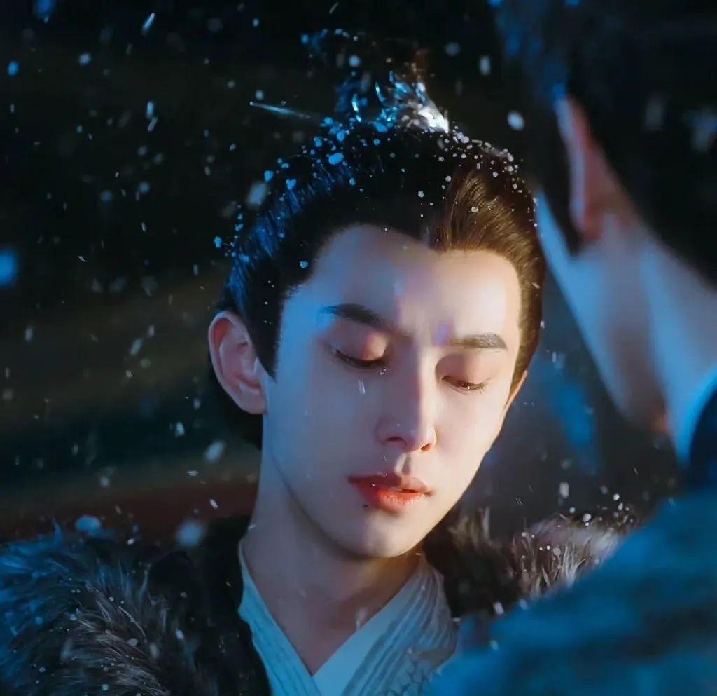 这这这谁看了不迷糊呢是吧~应该没有姐妹不爱看帅哥流泪吧,古风帅哥一