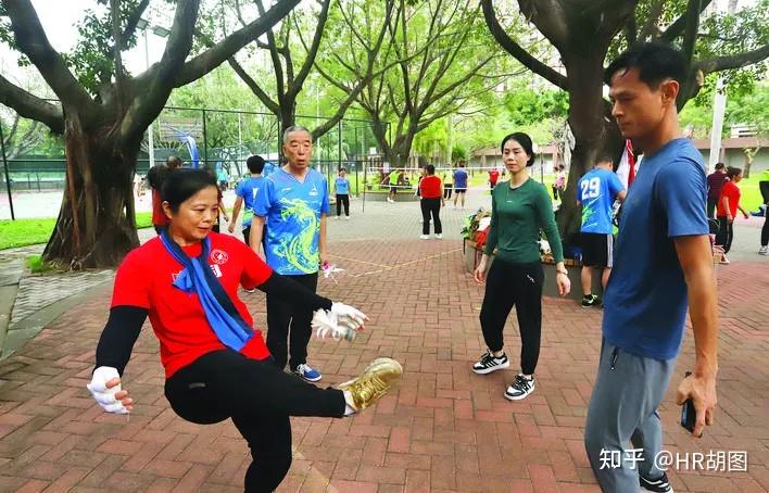 踢毽子与踢足球的本质区别 - 知乎