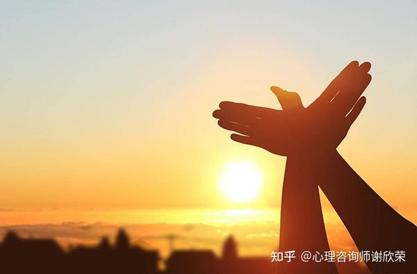 富有同情心和能干的区别