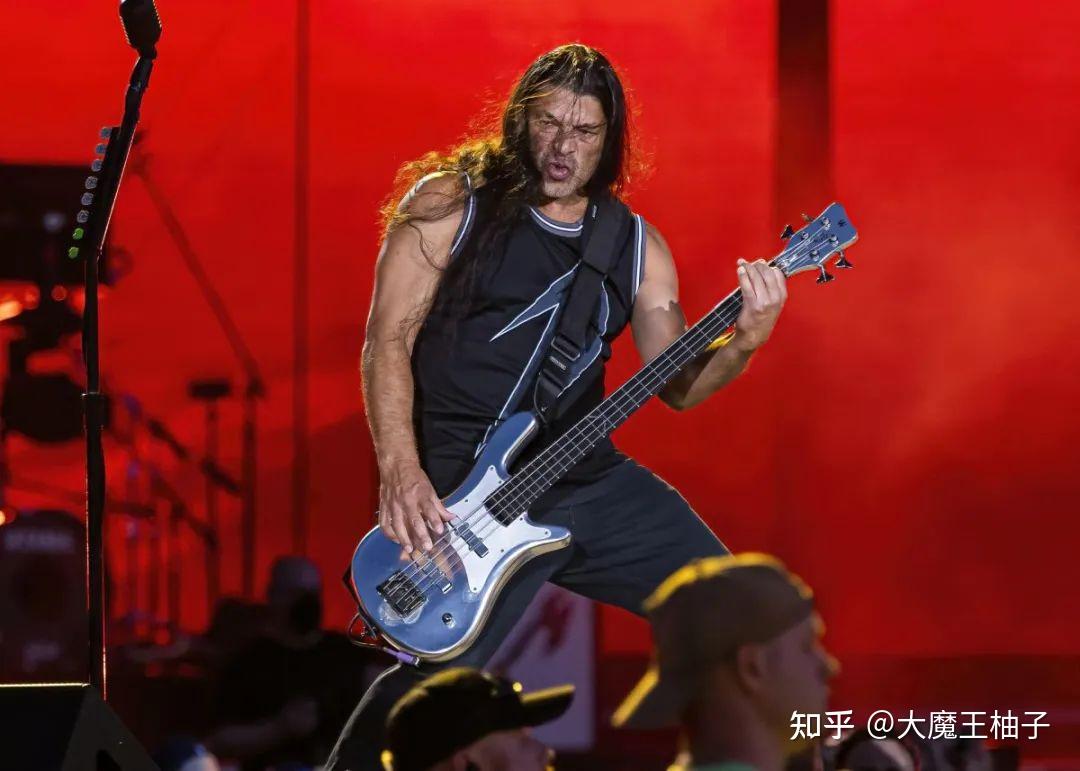 声藏四弦|metallica已故贝斯手cliff是如何塑造和影响金属乐的?(下)