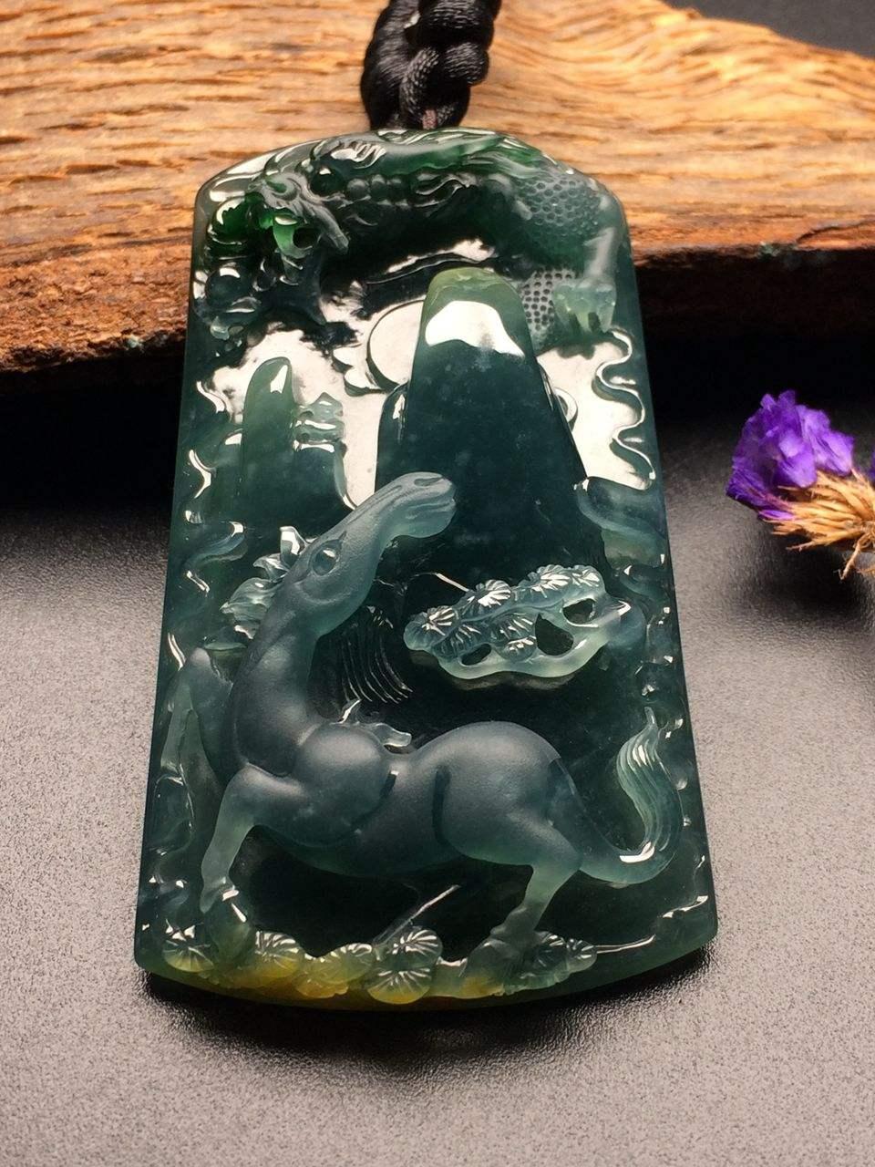 两块翡翠片料雕刻出的马,如此肥美,你会选择哪一个? - 知乎