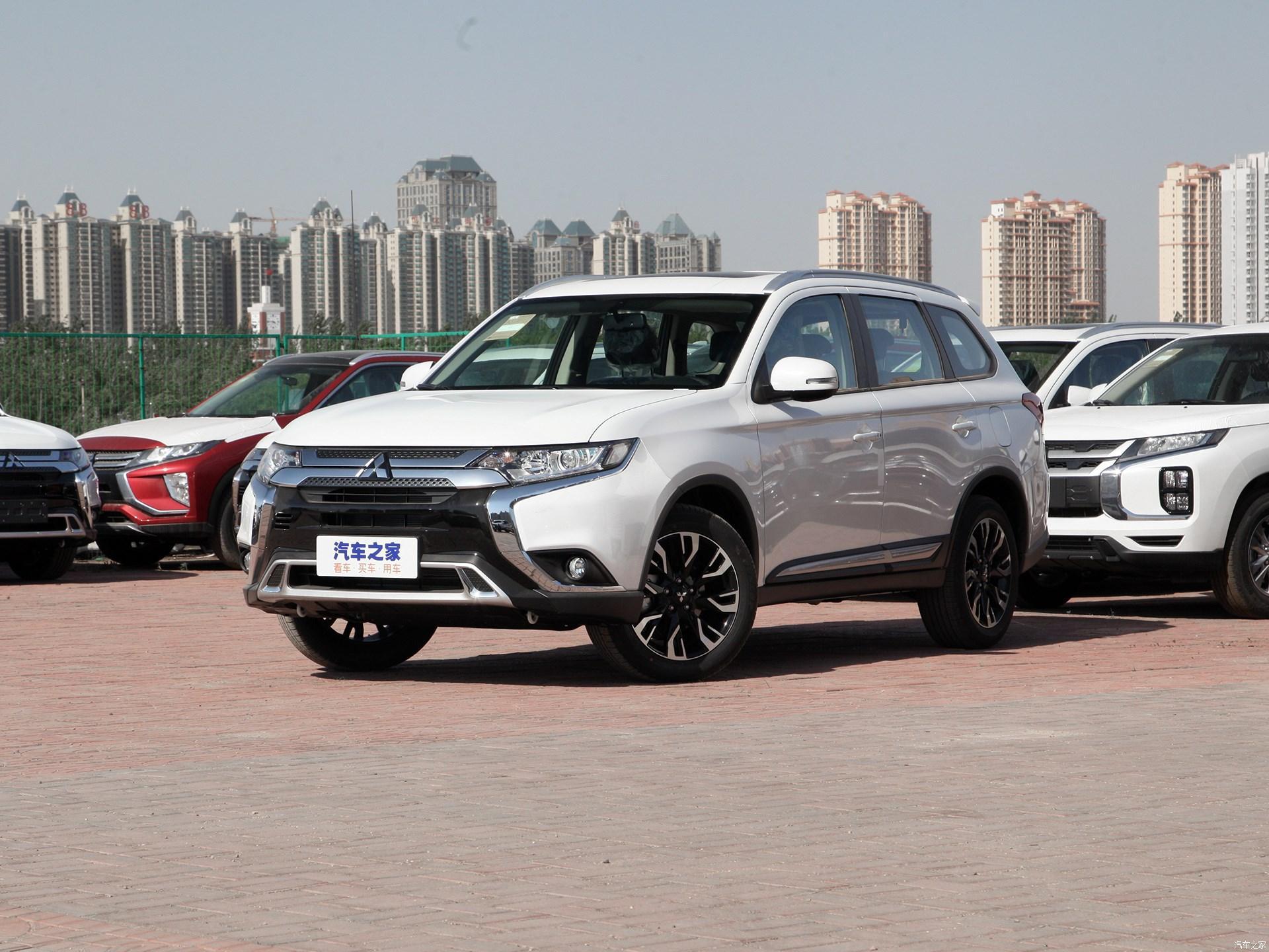 全家出行好伴侣小哥带你看三菱欧蓝德