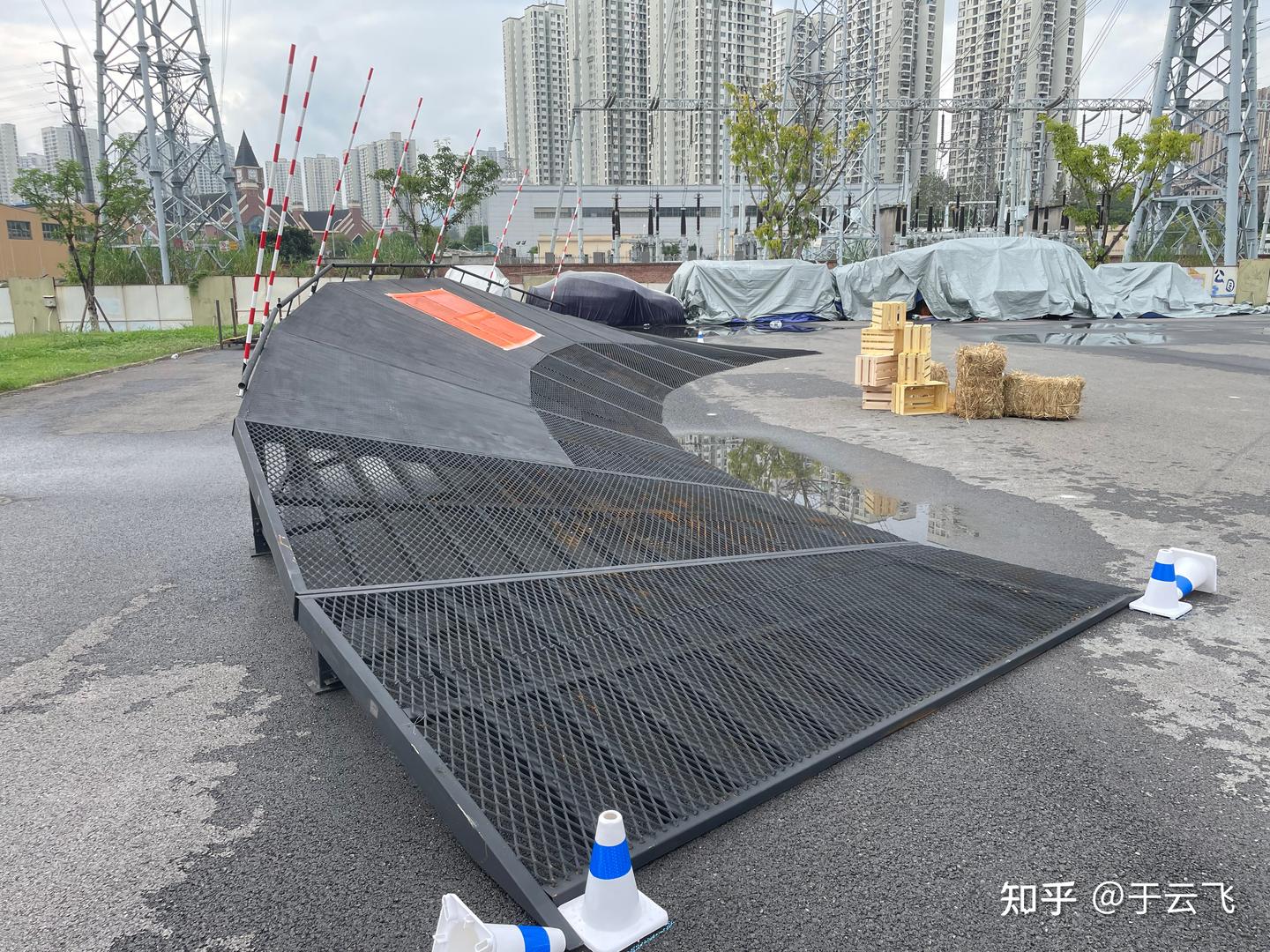 汽车试驾道具 suv汽车越野测试器材，驼峰、侧坡、滑轮组、交叉轴、颠簸路、跷跷板 - 知乎