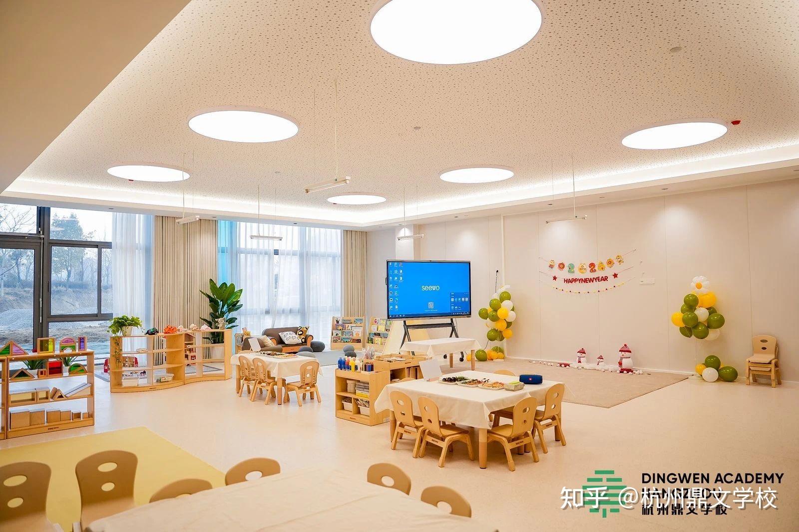 瑞吉欧教育的创始人马拉古兹曾说:"让一所可爱的学校成为一所勤奋,有